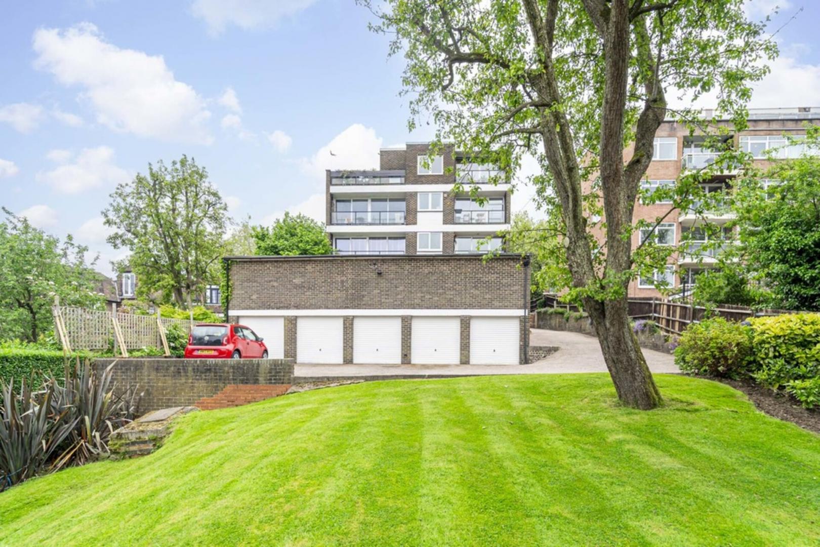 spectacular panoramic views a balcony and floor to ceiling windows Shepherds Hill, Highgate