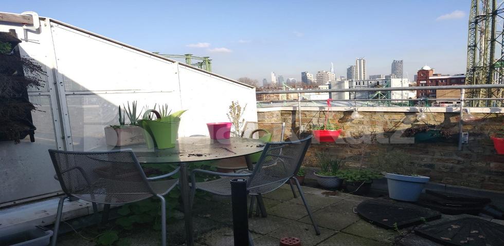 			NEW INSTRUCTION, 2 Bedroom, 1 bath, 1 reception Penthouse			 Oval Mansions, Vauxhall/ Oval