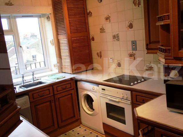 			NEW INSTRUCTION, 3 Bedroom, 1 bath, 1 reception Apartment			 Balaclava Road, Bermondsey