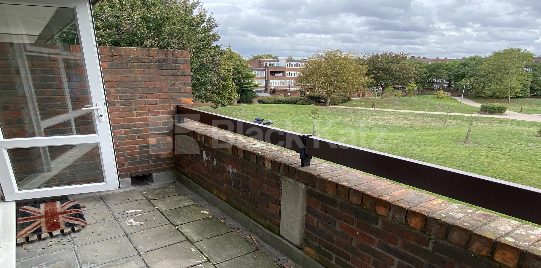 			UNDER OFFER, 3 Bedroom, 1 bath, 1 reception Apartment			 Carey Gardens, Vauxhall/Battersea