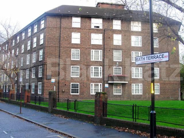 			NEW INSTRUCTION , 4 Bedroom, 1 bath, 1 reception Flat			 Banks House, Rockingham Street, Borough