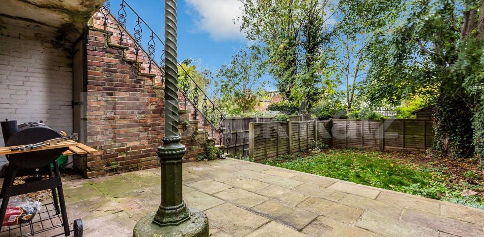 			Beautiful Garden Property !, 2 Bedroom, 1 bath, 1 reception Ground Floor Flat			 Barnard Hill, Muswell Hill