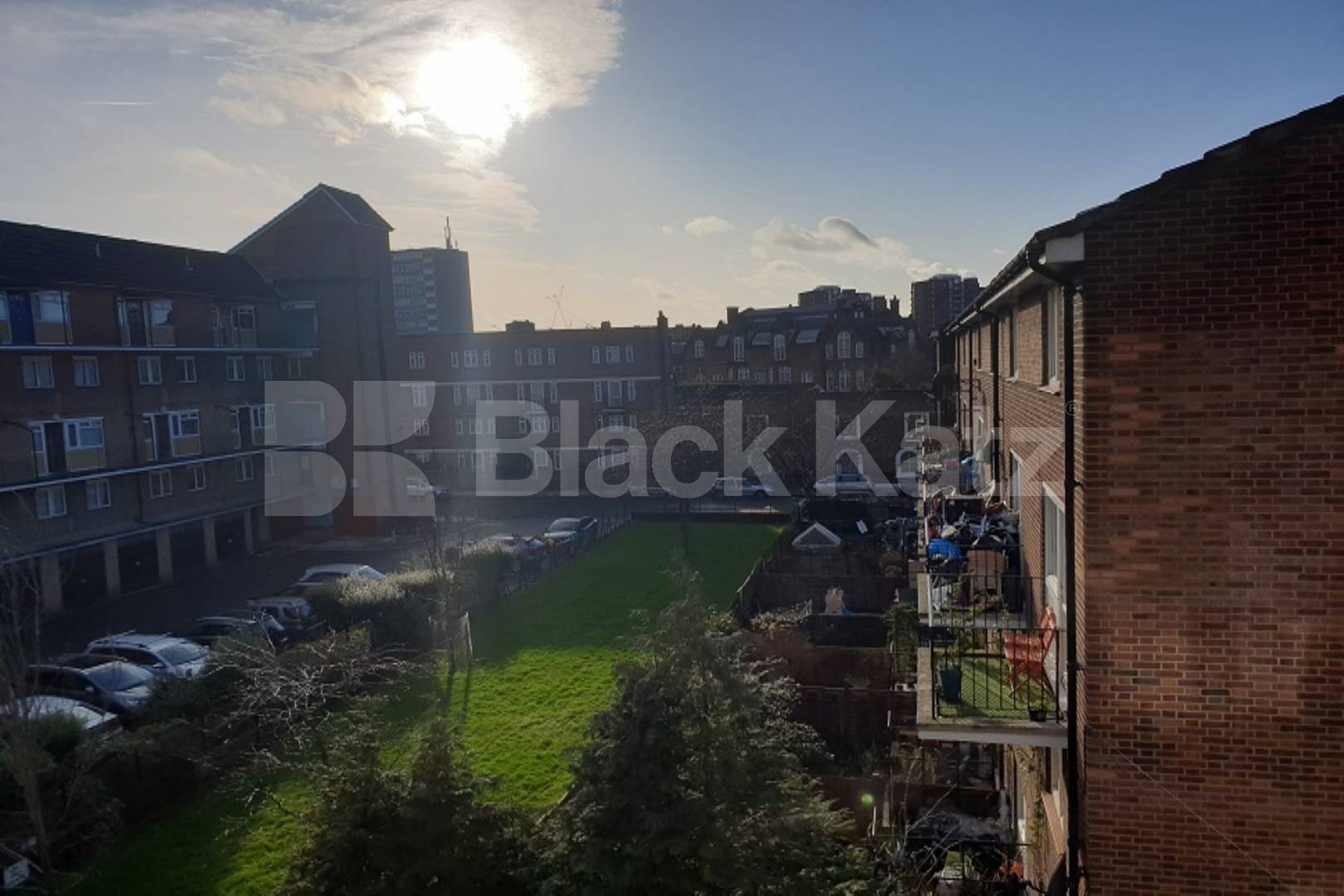 Top Floor double studio with balcony & includes heating & hot water  Barlow Street , Elephant And Castle