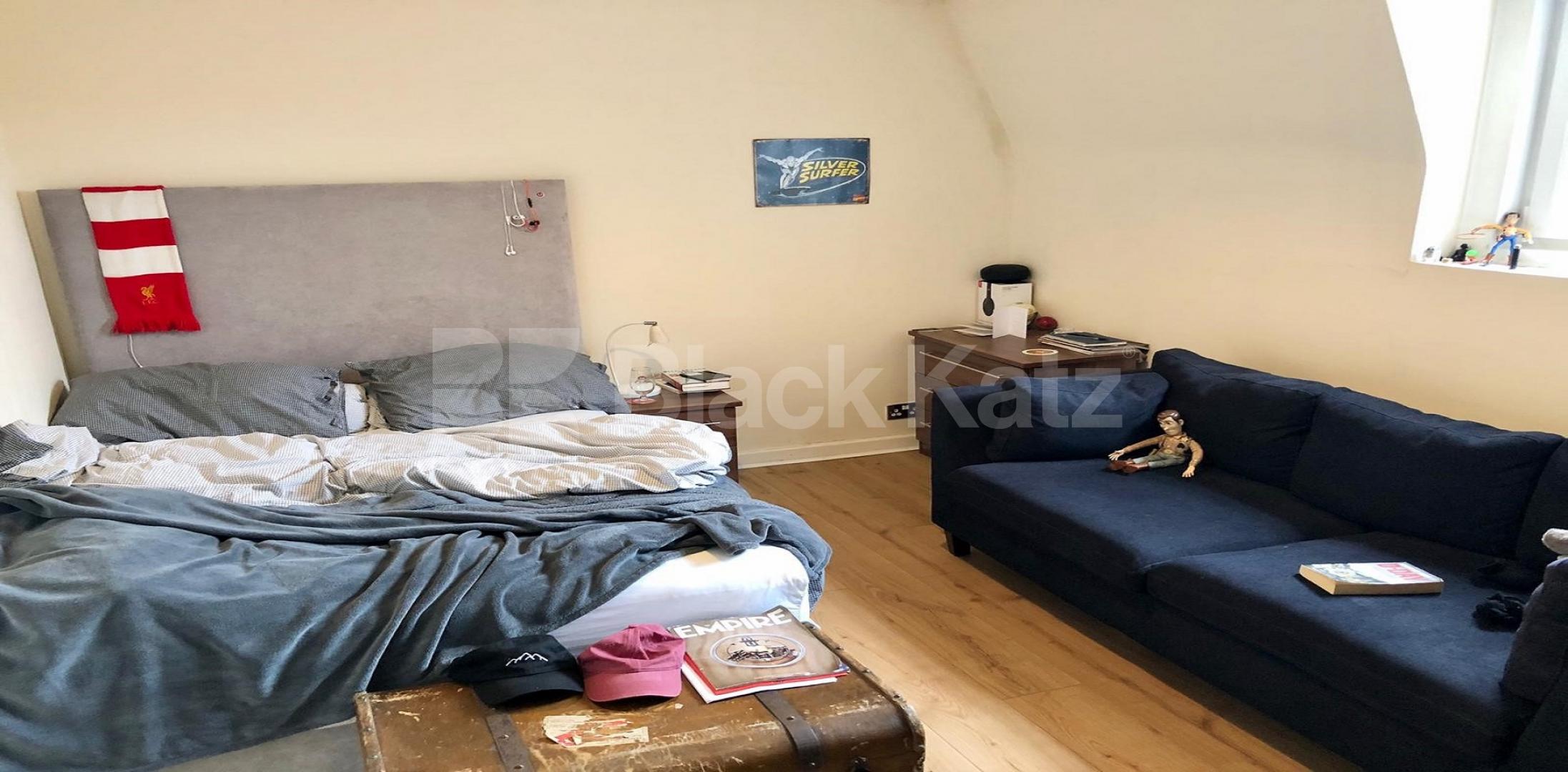 			NEW INSTRUCTION , 2 Bedroom, 1 bath, 1 reception Penthouse			 Battersea Square, Battersea 