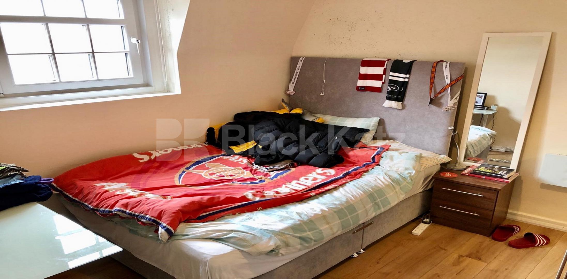 			NEW INSTRUCTION , 2 Bedroom, 1 bath, 1 reception Penthouse			 Battersea Square, Battersea 