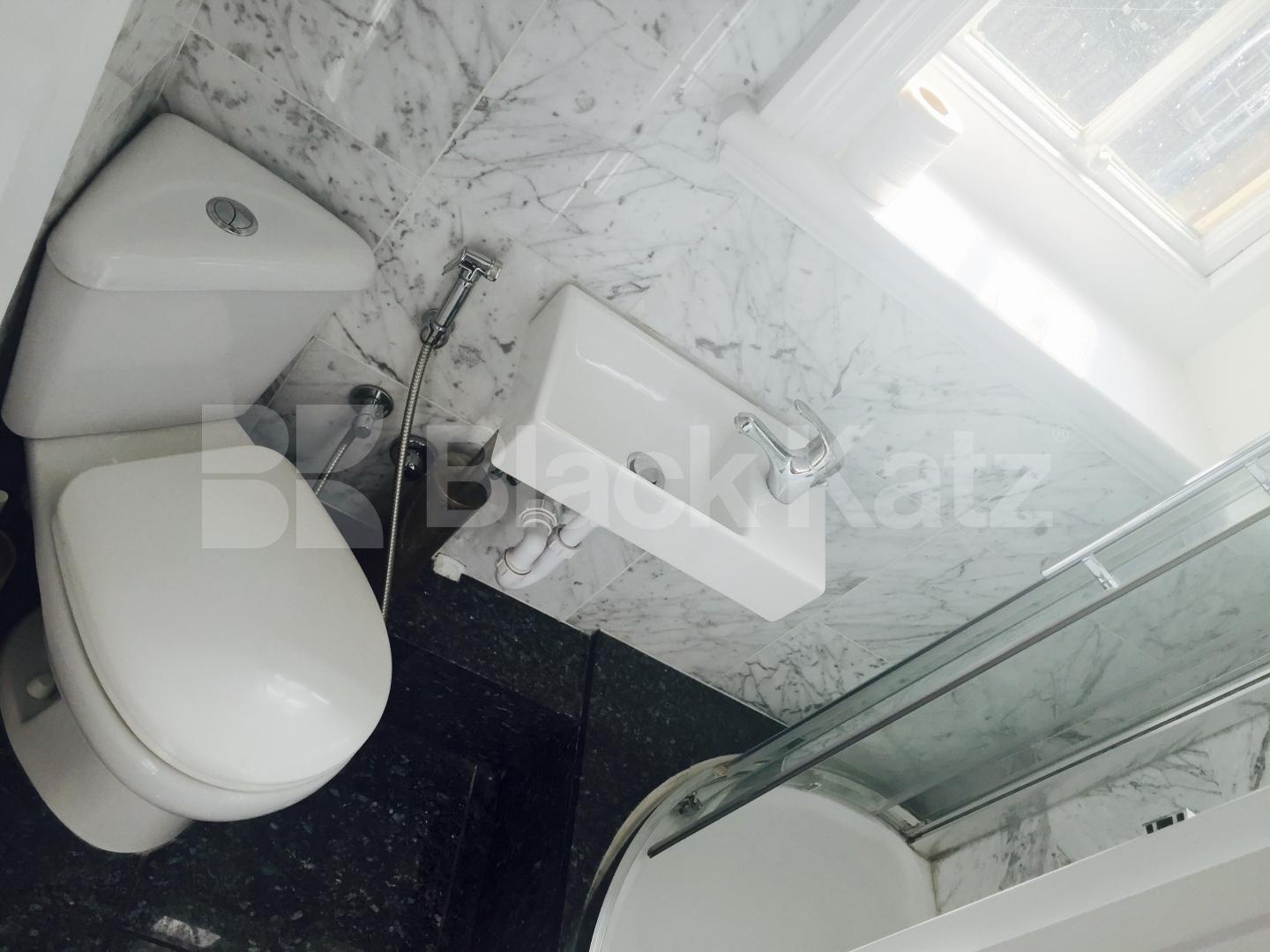 			NEW INSTRUCTION, Studio Apartment, 1 bath, 1 reception Studio			 Catherine Place, St James Park