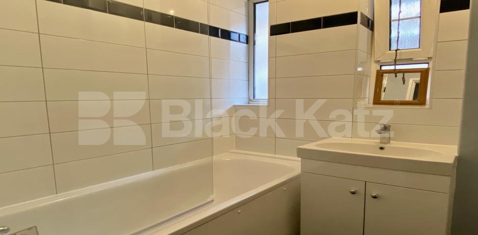 			LET , 3 Bedroom, 1 bath, 1 reception Apartment			 Kennings Way, Kennington