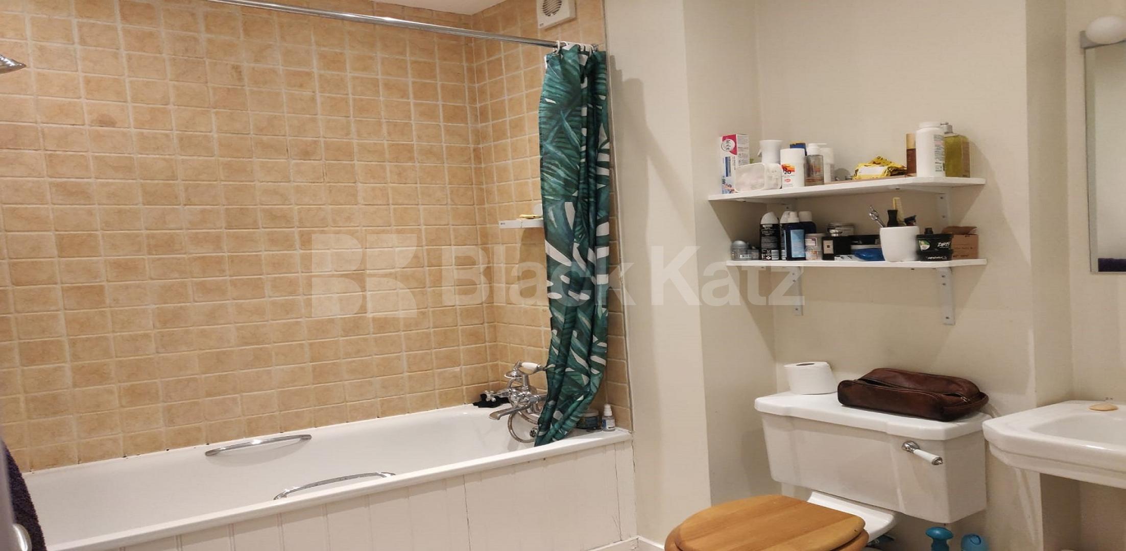 			NEW INSTRUCTION, 2 Bedroom, 1 bath, 1 reception Penthouse			 Oval Mansions, Vauxhall/ Oval