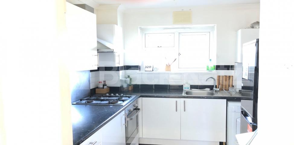 			LET , 4 Bedroom, 1 bath, 1 reception Apartment			 Redcross Way, London Bridge/Borough 