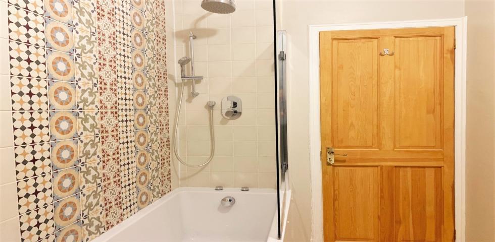 			2 Bedroom, 1 bath, 1 reception Flat			 Kingswood Court, West End Lane, WEST HAMPSTEAD