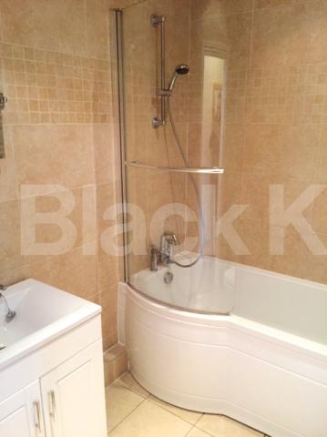 			LET, 2 Bedroom, 1 bath, 1 reception Apartment			 Edward Square, Rotherhithe Street, Canada Water