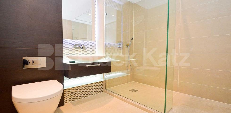 			LET, 2 Bedroom, 1 bath, 1 reception Penthouse			 Kensington Apartments, 11 Commercial Street, Aldgate