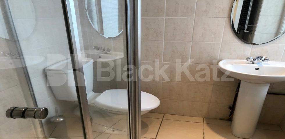 			LET , 4 Bedroom, 2 bath, 2 reception Apartment			 Walworth Road, Elephant and Castle