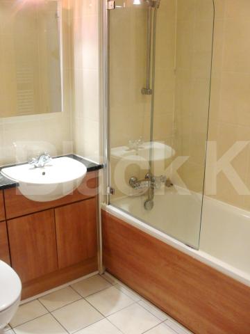 			LET, 3 Bedroom, 1 bath, 1 reception Apartment			 Kingfisher Court, Swan Street , Borough / London Bridge 