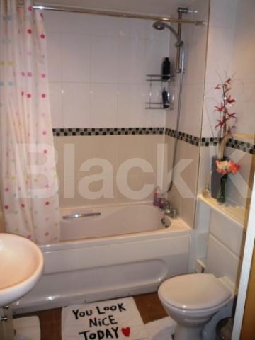 			NEW INSTRUCTION! Includes Water!, 2 Bedroom, 1 bath, 1 reception Flat			 Briar Close, East Finchley