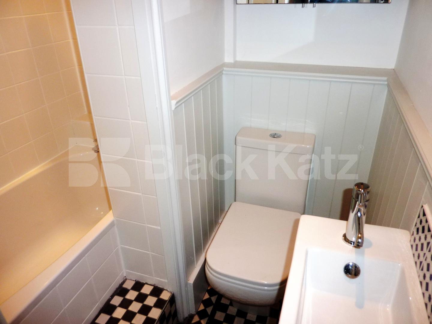 			NEW INSTRUCTION! GREAT LOCATION!!!, 2 Bedroom, 1 bath, 1 reception Flat			 Marshall street, Soho / Piccadilly