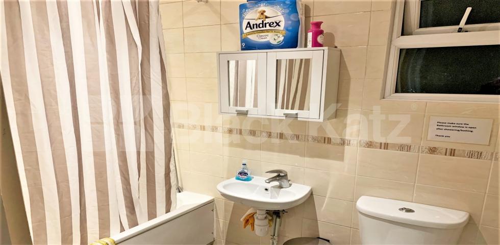 			INCLUSIVE OF WATER, GAS & ELECTRICITY, Studio Apartment, 1 bath, 1 reception Flat			 North End Road, West Kensington