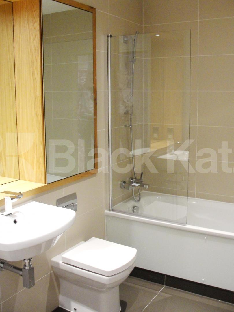 			LET, 2 Bedroom, 1 bath, 1 reception Apartment			 Beacon Point,Dowells Street, Greenwich