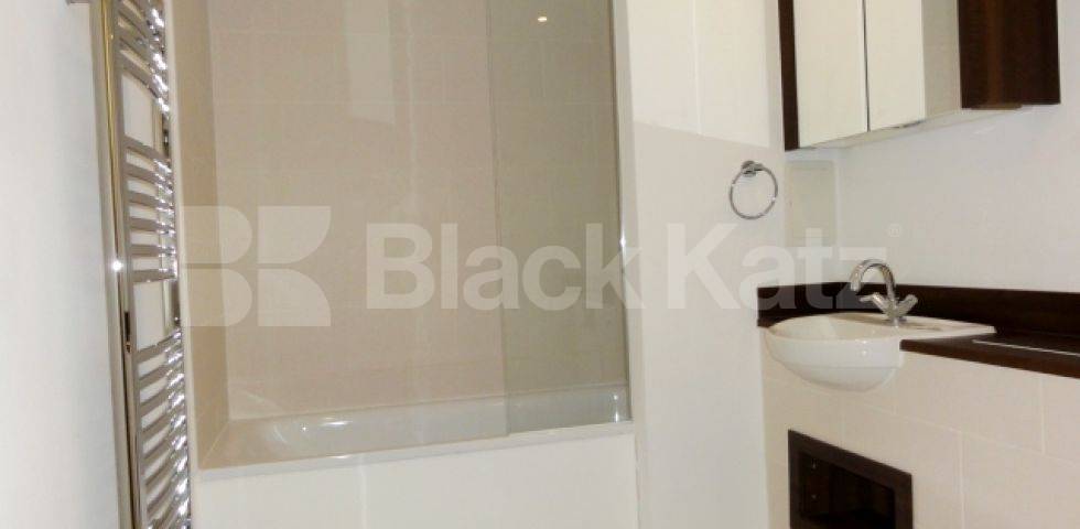 			NEW INSTRUCTION, 2 Bedroom, 1 bath, 1 reception Apartment			 Montreal House Surrey Quays Road, Canada Water