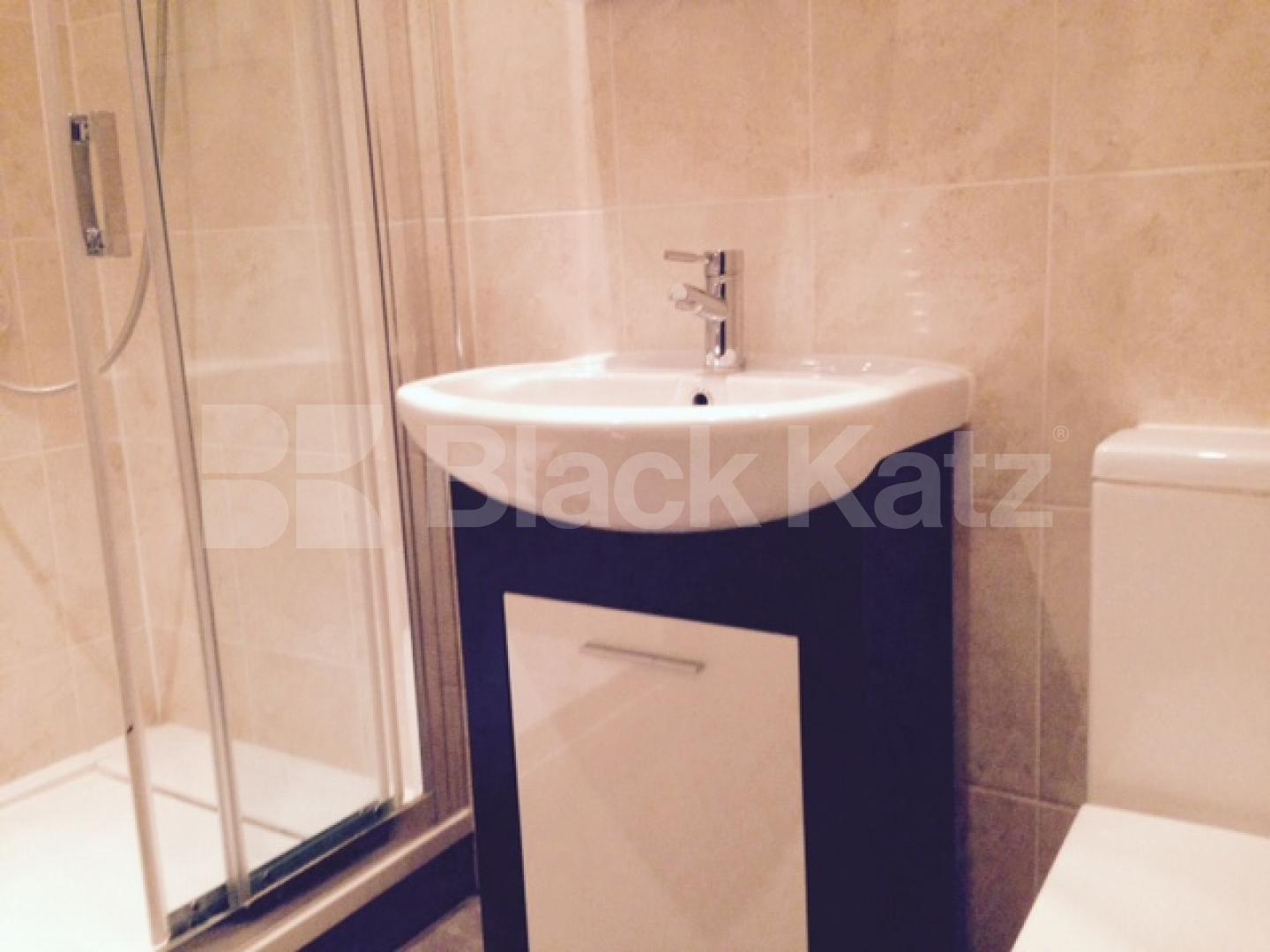 			NEW INSTRUCTION, 2 Bedroom, 1 bath, 1 reception Flat			 Alfred Road, Acton Central