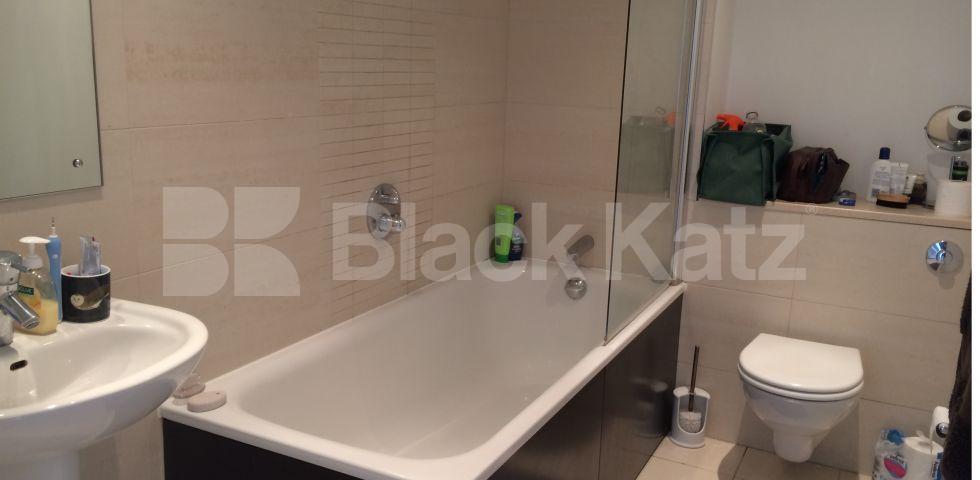 			UNDER OFFER , 1 Bedroom, 1 bath, 1 reception Penthouse			 O Central. Crampton Street, Elephant and Castle/Kennington