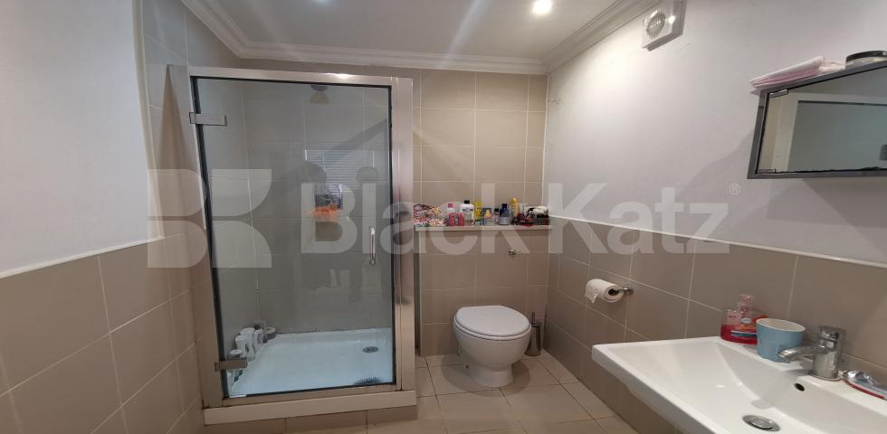 			UNDER OFFER, 2 Bedroom, 1 bath, 1 reception Apartment			 Balham High Road, Balham