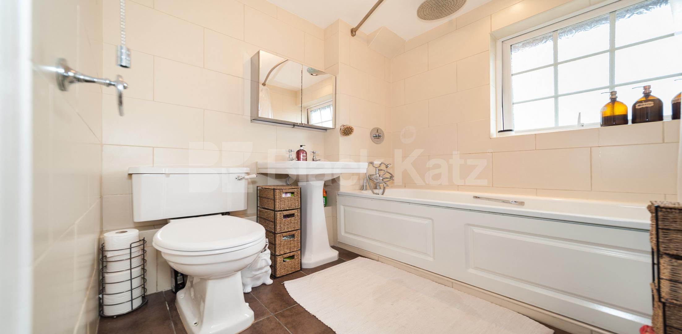 			LET , 2 Bedroom, 1 bath, 1 reception End Terraced House			 Strathnairn Street , Bermondsey