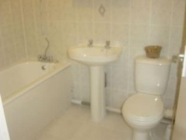 			2 Bedroom, 1 bath, 1 reception Flat			 Fonthills, EAST FINCHLEY