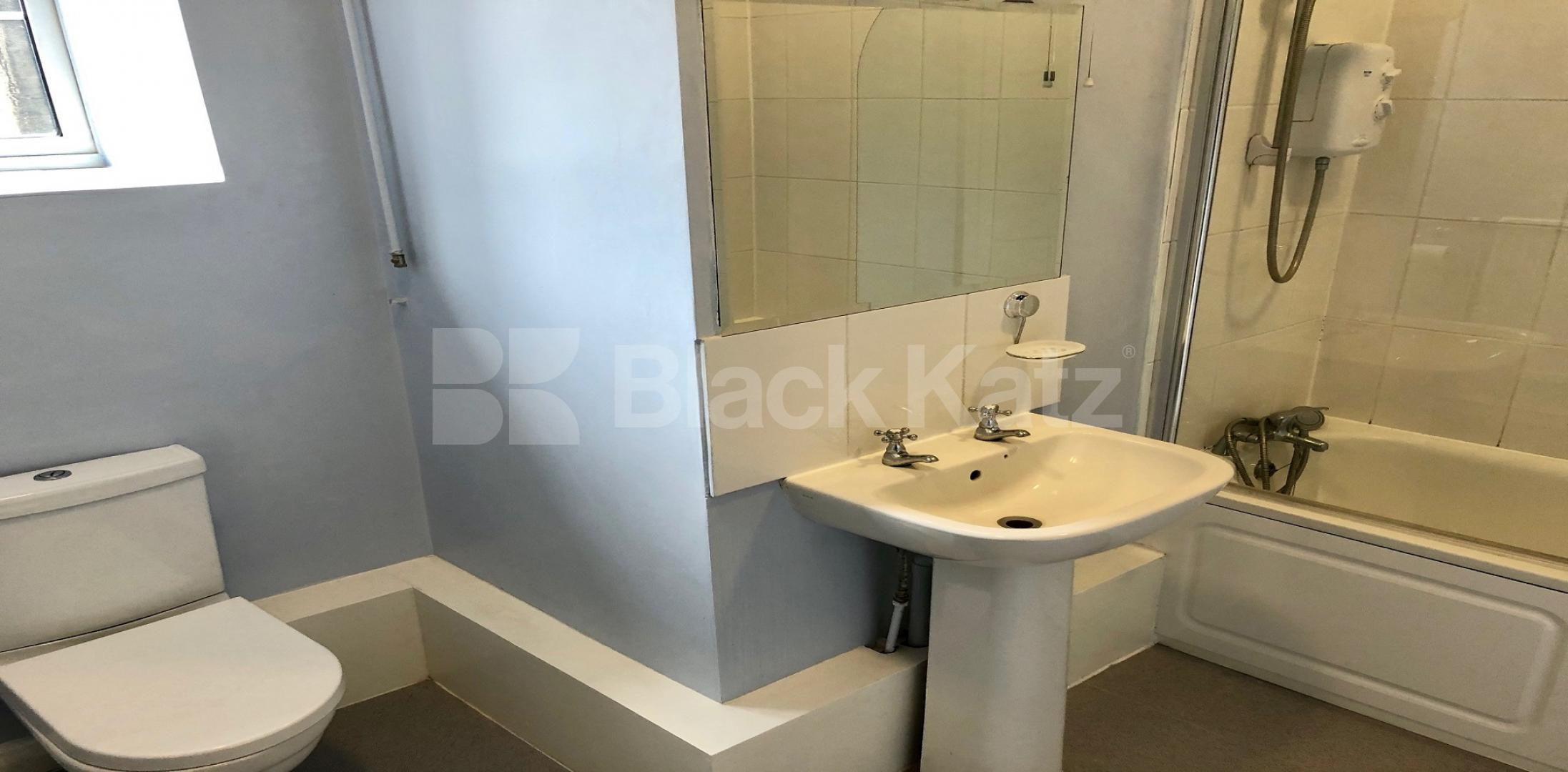 			UNDER OFFER , 2 Bedroom, 1 bath, 1 reception Ground Floor Flat			 St Paul`s Vicarage - Kipling Street, Borough/London Bridge