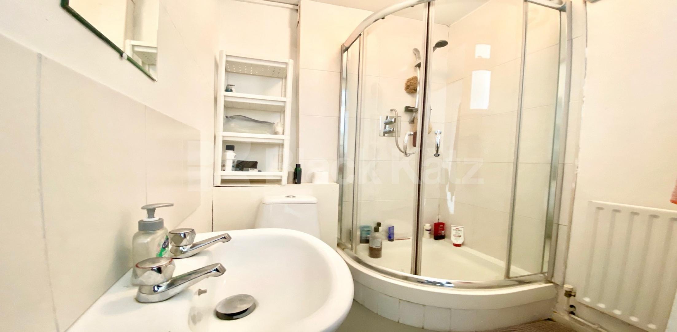 			PERFECT FOR 4 SHARERS!, 4 Bedroom, 1 bath, 1 reception House			 KINGSLAND ROAD, DALSTON-HAGGERSTON-SHOREDITCH