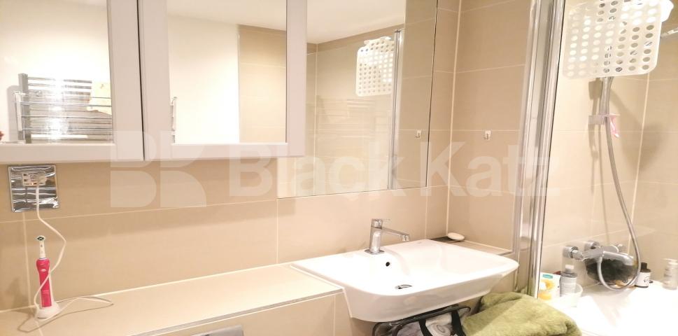 			LET , 2 Bedroom, 1 bath, 1 reception Apartment			 Fergusson Mews, Stockwell 