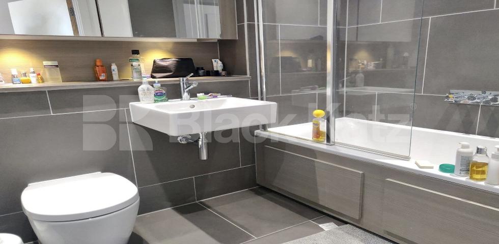 			UNDER OFFER , 1 Bedroom, 1 bath, 1 reception Penthouse			  Butler court. Hyde Lane, Battersea 