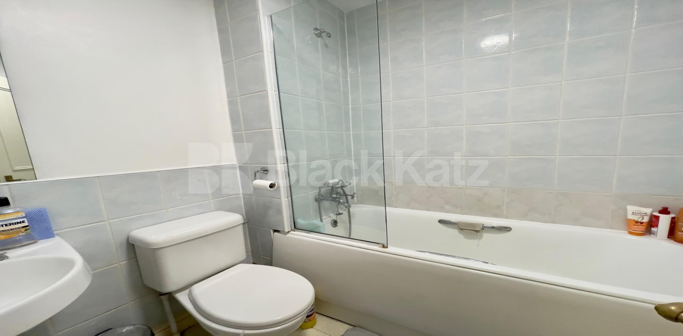 			LET  , 1 Bedroom, 1 bath, 1 reception Apartment			 Churton Street, Pimlico