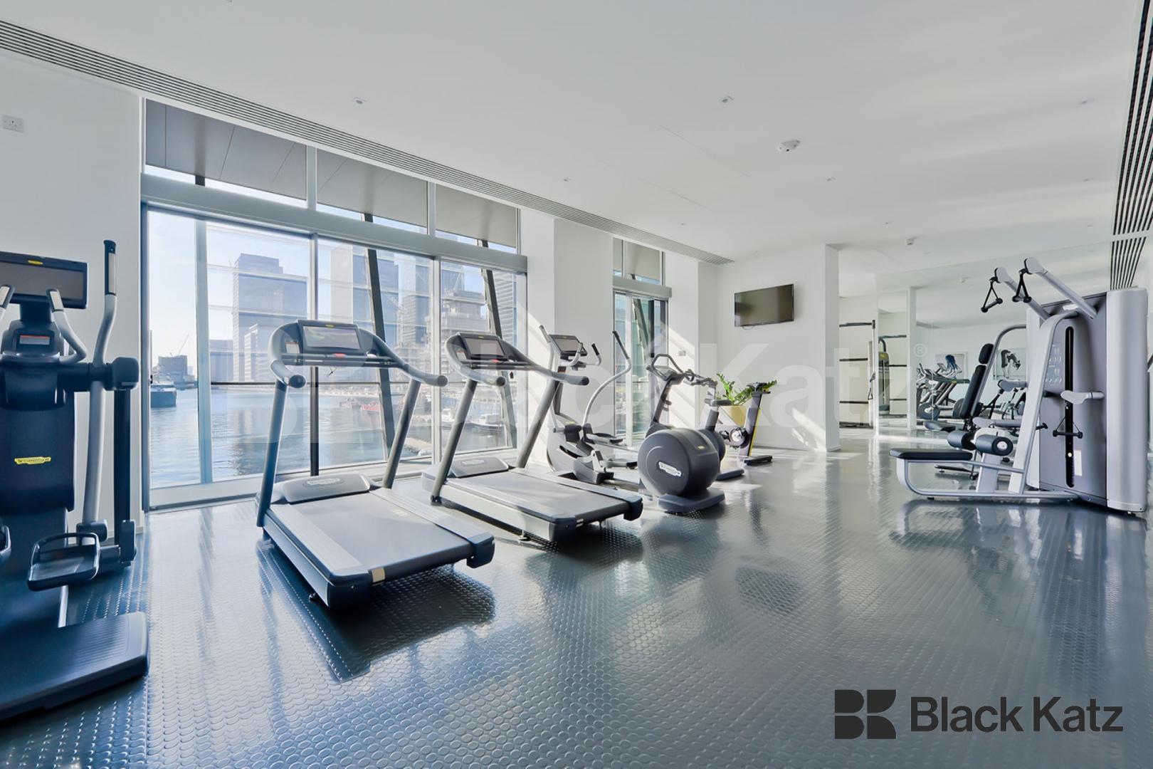  Highly desirable development with stunning and unhindered views Dollar Bay Place, Canary Wharf