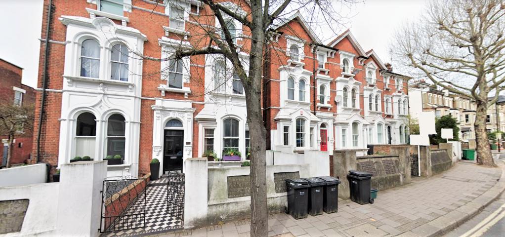 			2 Bedroom, 1 bath, 1 reception Flat			 West End Lane, WEST HAMPSTEAD