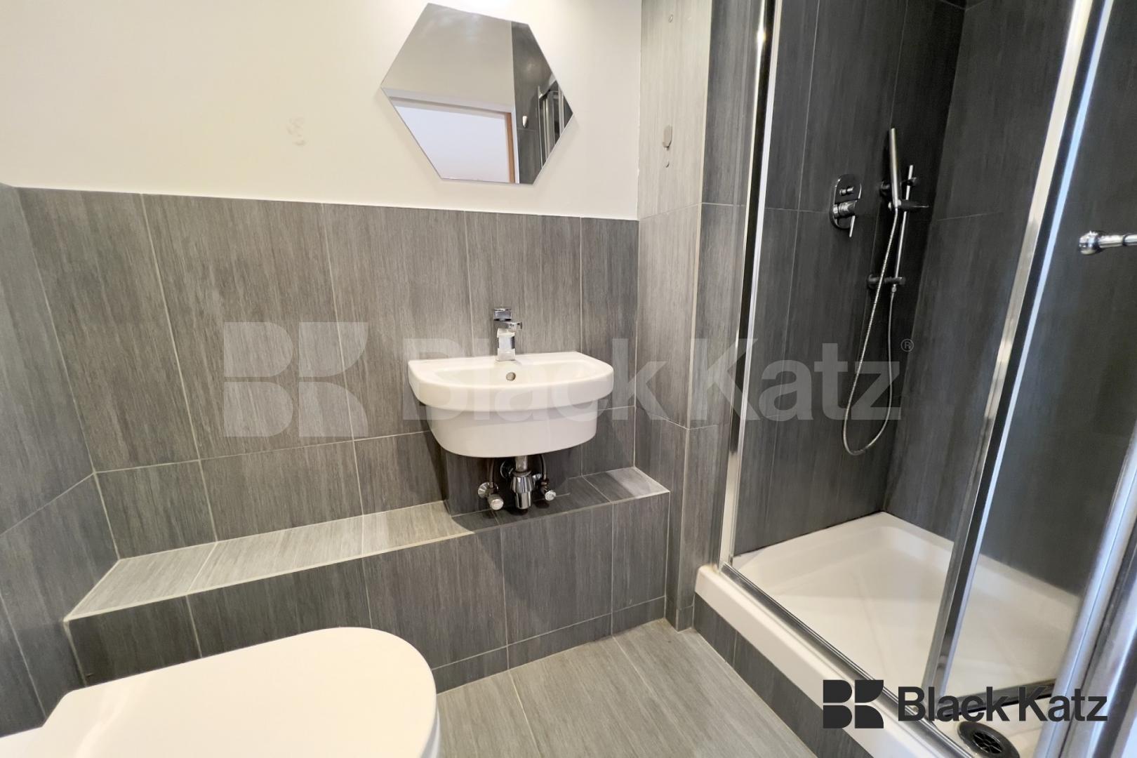 Superbly located & offering size (820 Sq.Ft.) quality & location  Great Suffolk Street, London Bridge / Borough