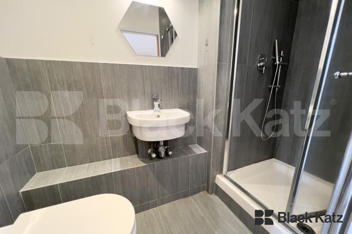 Superbly located & offering size (820 Sq.Ft.) quality & location  Great Suffolk Street, London Bridge / Borough