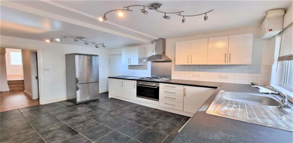			1 Bedroom, 1 bath, 1 reception Flat			 Cotleigh Road, WEST HAMPSTEAD