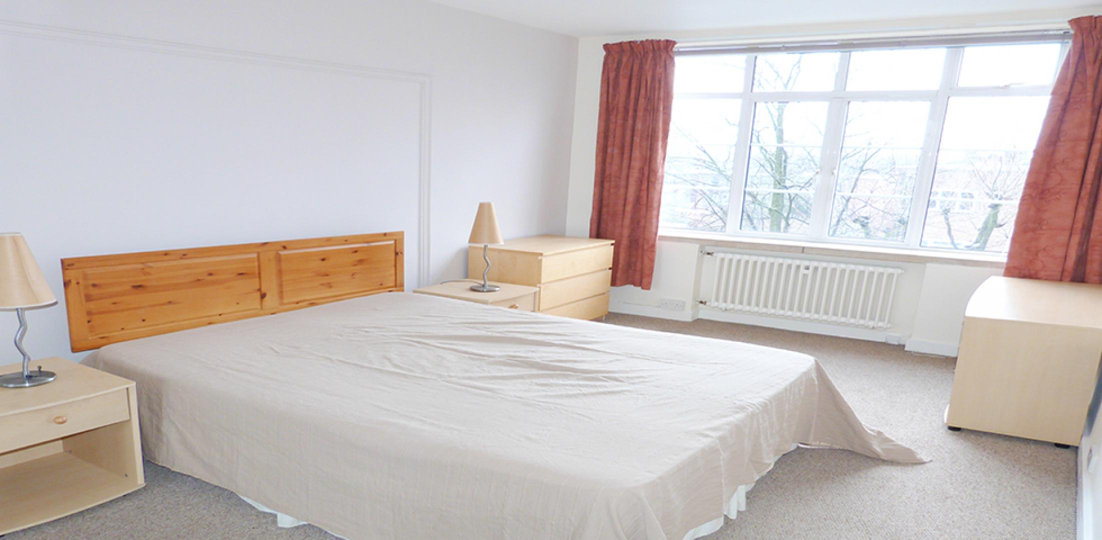 			HEATING and HOT WATER & OFF STREET PARKING INCLUDED, 3 Bedroom, 2 bath, 1 reception Flat			 Willesden Lane, KILBURN/BRONDESBURY CONSERVATION AREA