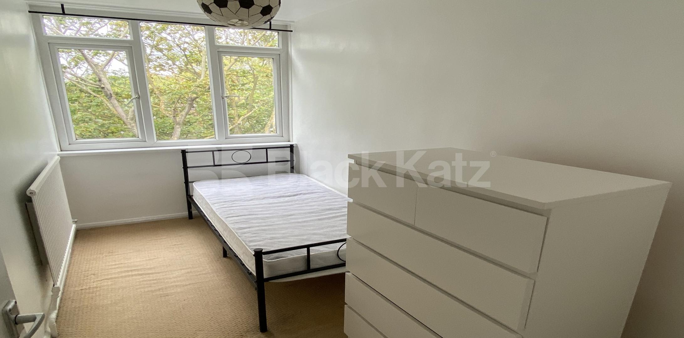 			UNDER OFFER, 3 Bedroom, 1 bath, 1 reception Apartment			 Carey Gardens, Vauxhall/Battersea