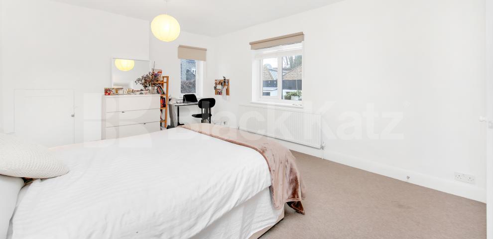 			UNDER OFFER , 1 Bedroom, 1 bath, 1 reception Apartment			 Stonhouse Street, Clapham High Street