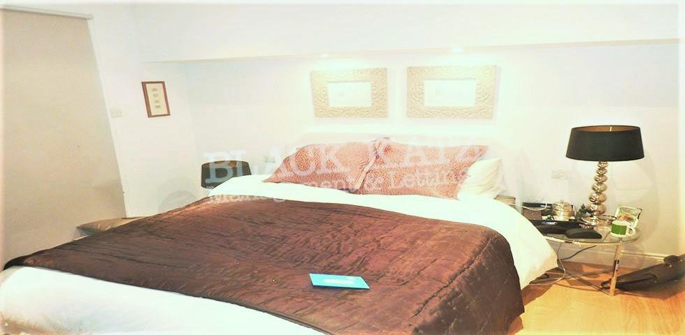 			2 Bedroom, 1 bath, 1 reception House			 Parliament Hill, HAMPSTEAD HEATH