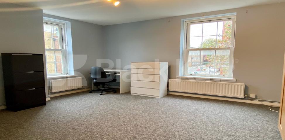 			LET , 3 Bedroom, 1 bath, 1 reception Apartment			 Kennings Way, Kennington
