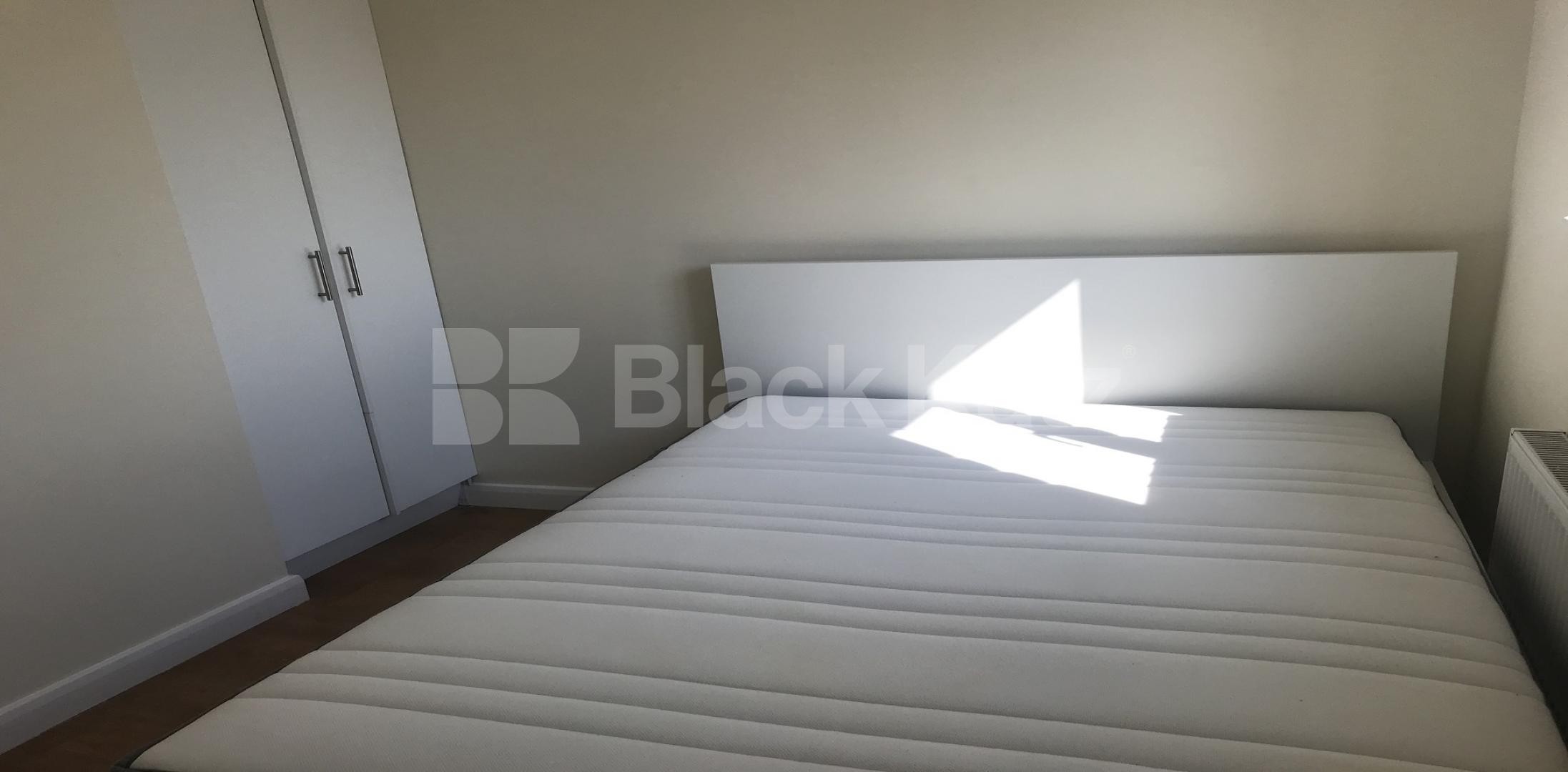 			LET , 4 Bedroom, 1 bath, 1 reception House			 Clarence Avenue, Clapham Park