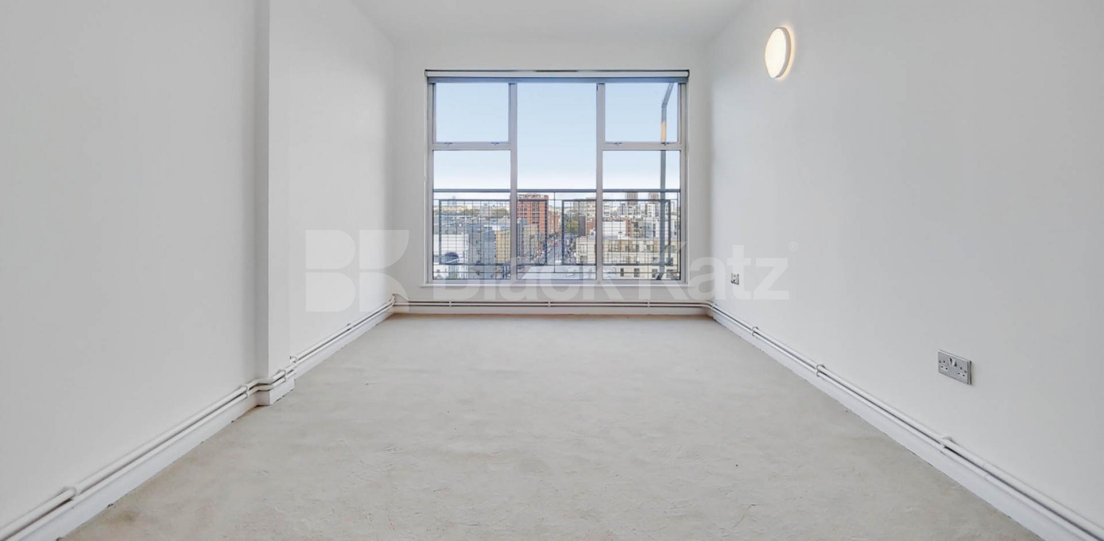 			2 Bedroom, 1 bath, 1 reception Flat			 Kingsland Road, ISLINGTON E8