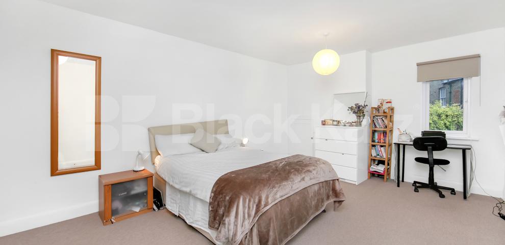 			UNDER OFFER , 1 Bedroom, 1 bath, 1 reception Apartment			 Stonhouse Street, Clapham High Street