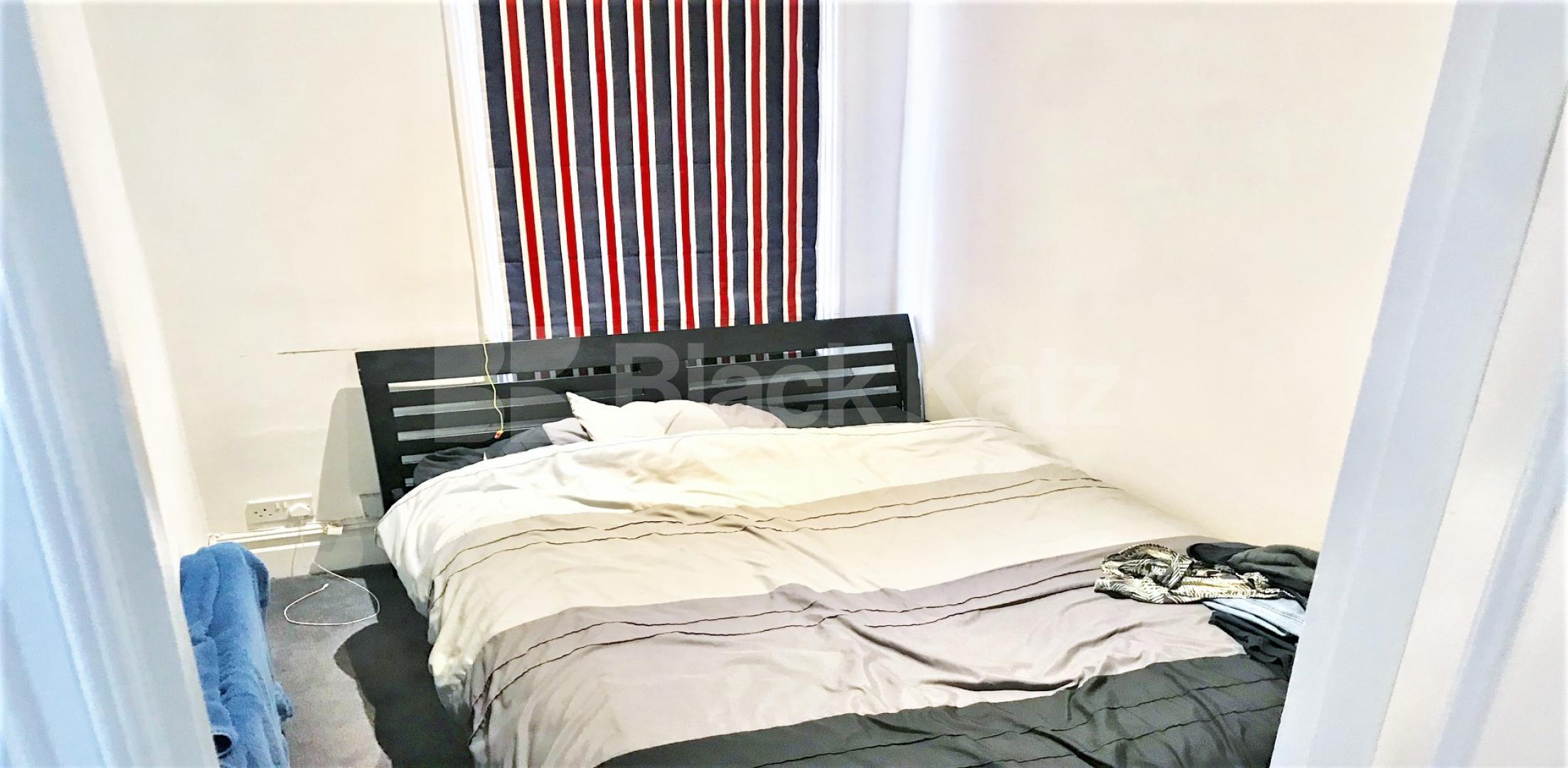 			3 Bedroom, 1 bath, 1 reception Flat			 Ormiston Grove, SHEPHERDS BUSH