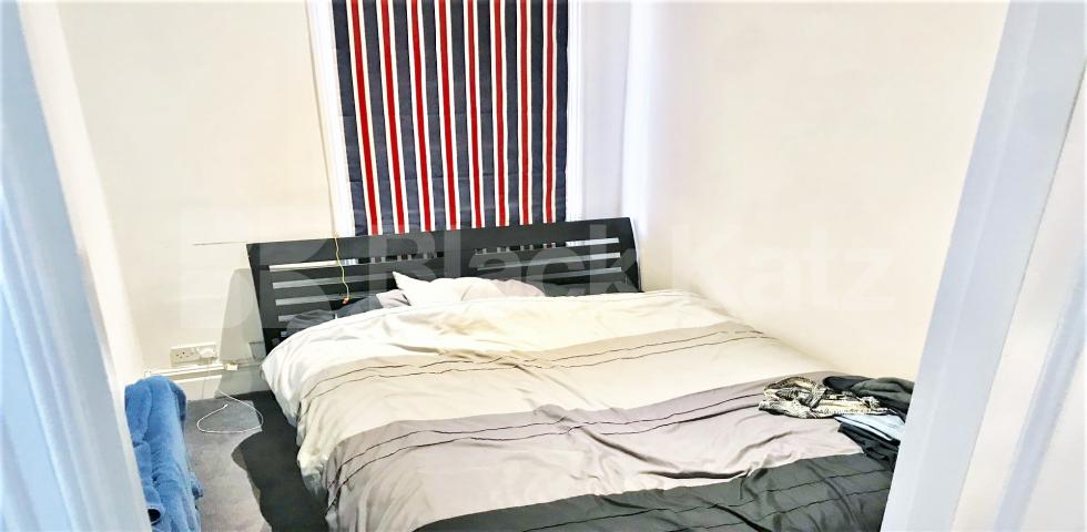 			3 Bedroom, 1 bath, 1 reception Flat			 Ormiston Grove, SHEPHERDS BUSH