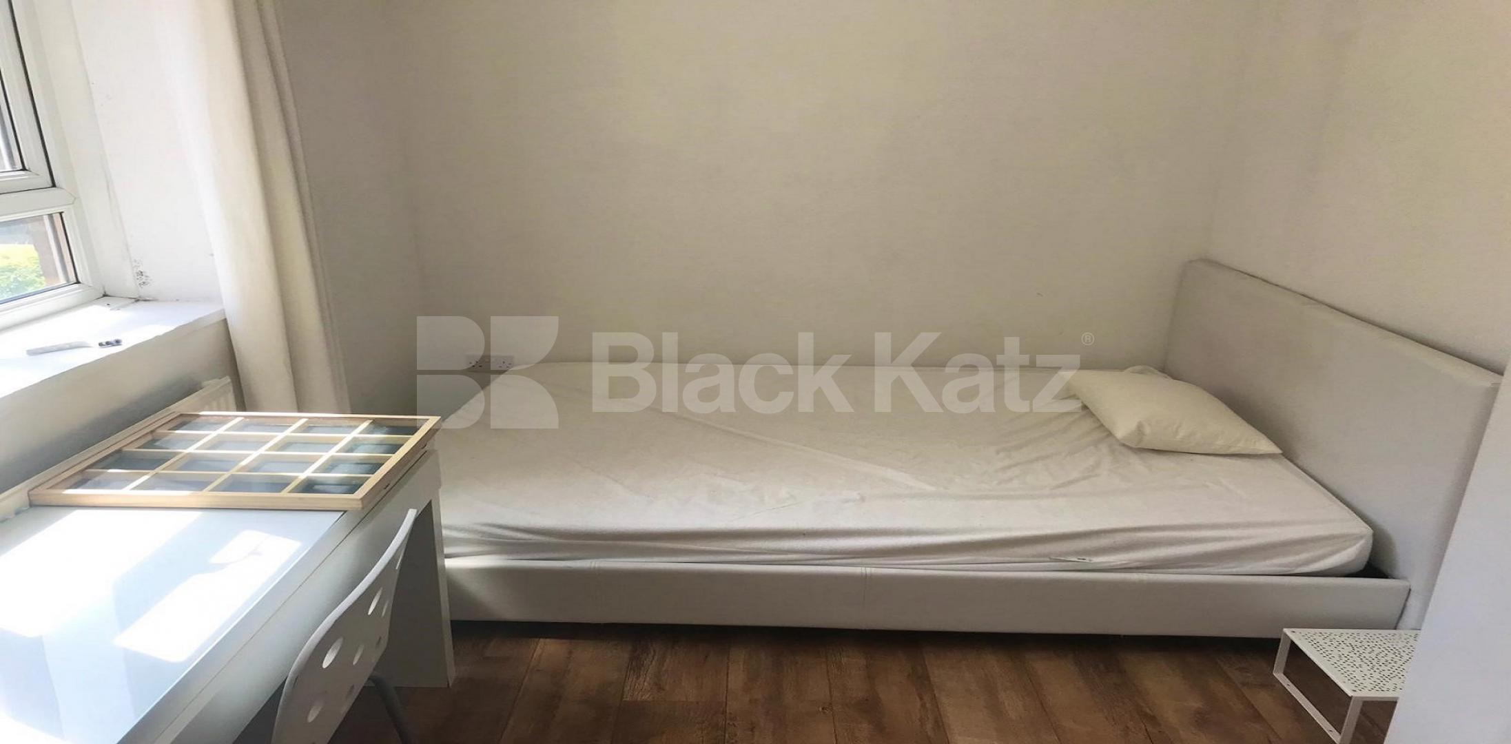 			LET , 4 Bedroom, 1 bath, 1 reception Apartment			 Redcross Way, London Bridge/Borough 