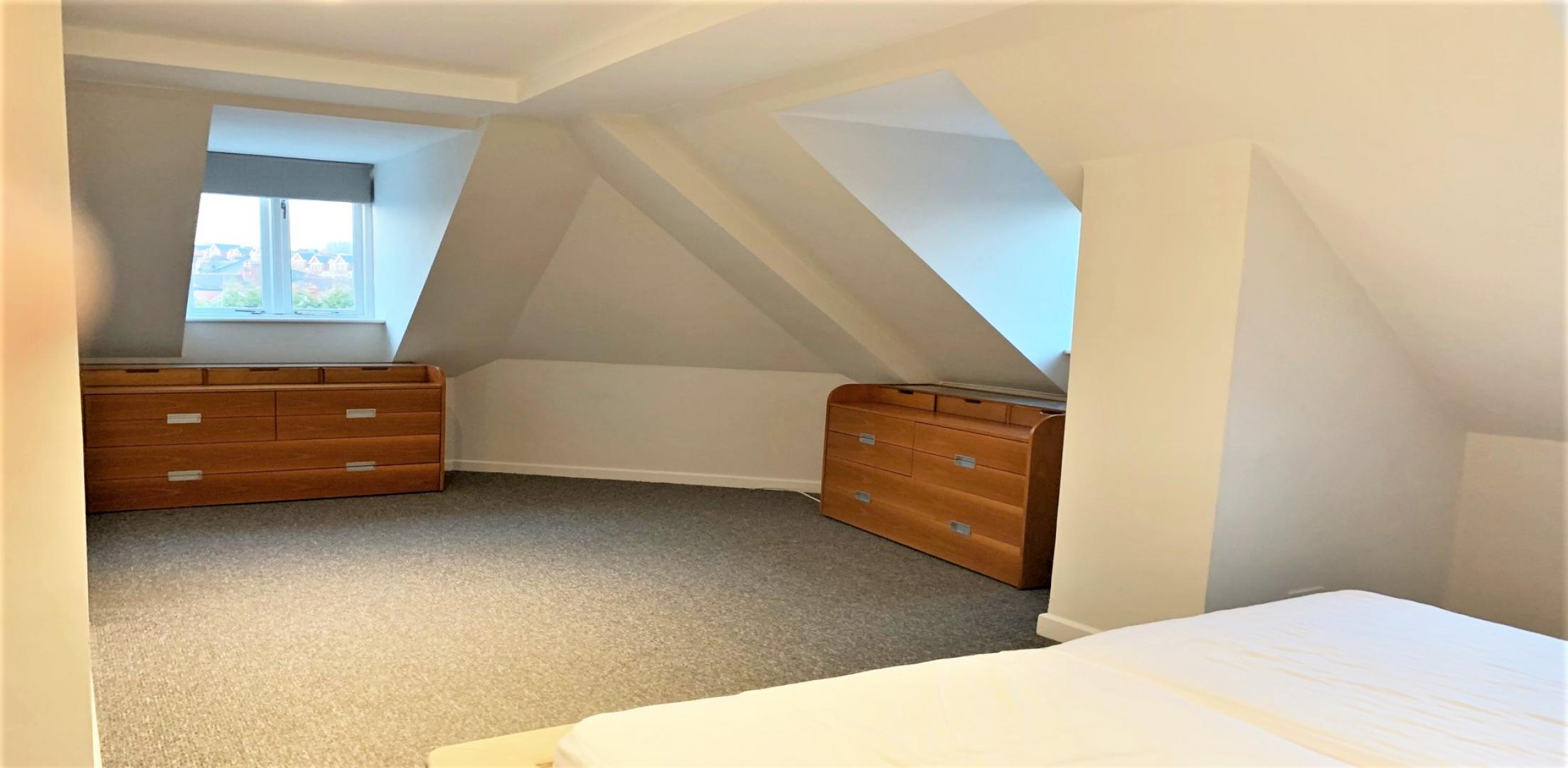 			4 Bedroom, 1 bath, 1 reception Apartment			 Lymington Road, WEST HAMPSTEAD